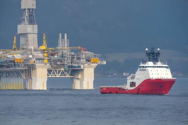 Aquerelle Ship in ocean